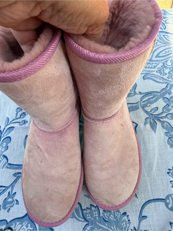 UGG Australia Womens Pink Suede Sheepskin Classic Short 5825 Boot Size 5 - Image 6