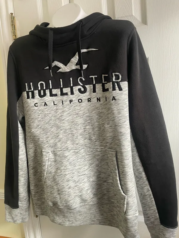 Men’s Hollister Hoodie ( Medium) - Image 2