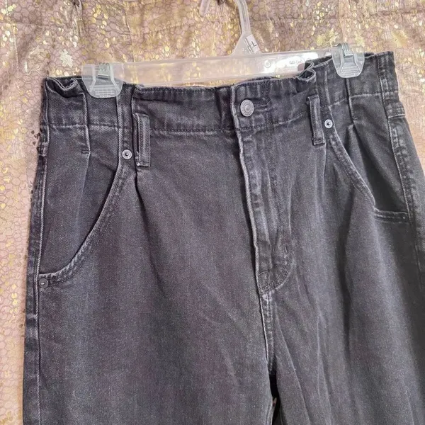American Eagle Black High Waist Paper Bag Mom Jeans Size 8 - Image 6