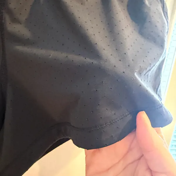 This is a pair of black Lululemon Final Lap running shorts! size 6! - Image 2