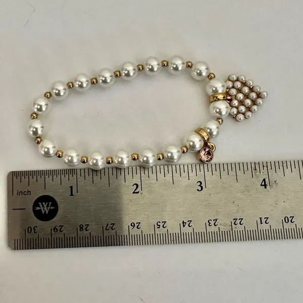 Faux pearl heart charm stretchy bracelet - Image 7