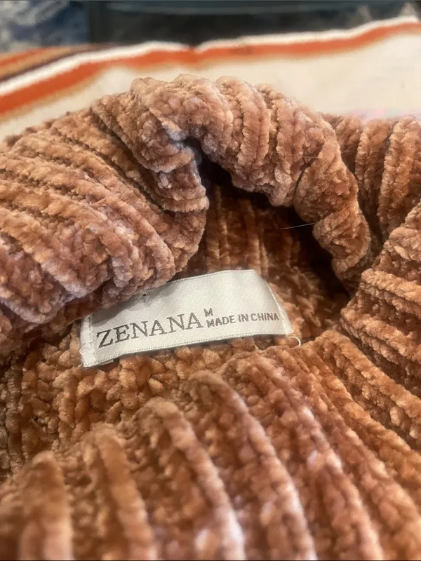 Brown Ribbed Turtleneck Sweater - size medium super soft - Image 4