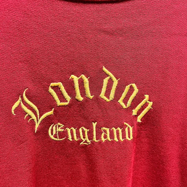 Vintage 90s London England Red Metallic Gold Embroidered Crewneck Sweatshirt XL - Image 2