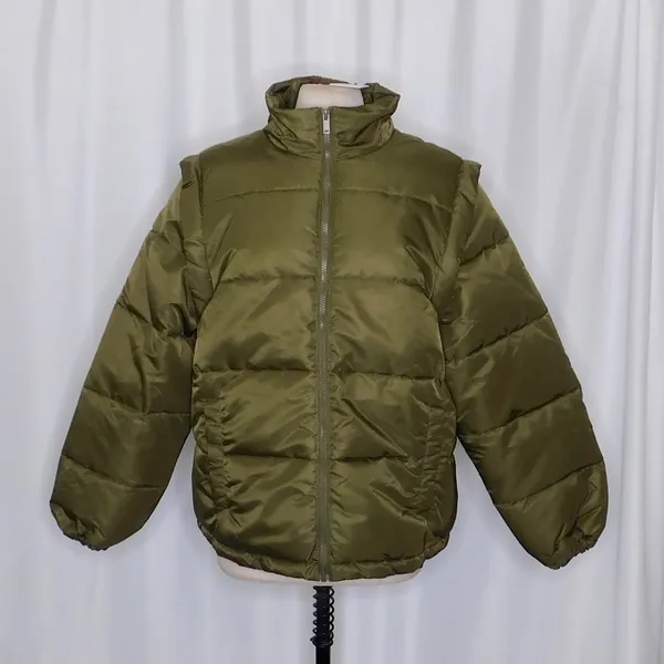NWT!! WEWOREWHAT Zip Off Sleeve Nylon Puffer Jacket Military Olive Medium - Image 2
