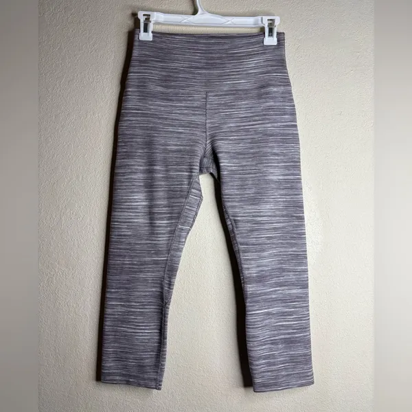 Lululemon Align high rise Crop 21" size 8 Style W6BAFS - Image 2