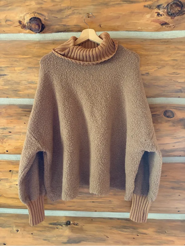 Aerie Oversized Teddy Boucle Slouchy Beige Turtleneck size Medium - Image 4