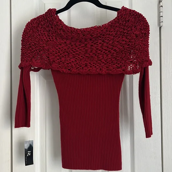 Iz Byer 🆕Red Sweater, Size Small - Image 2