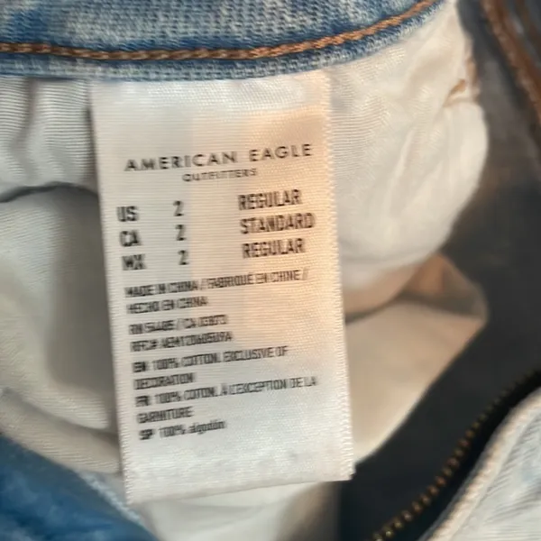 American Eagle mom jeans - Image 6