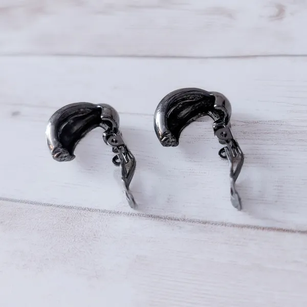Vintage Clip On Earrings Dark Grey Twisted Chunky Hoops - Image 8