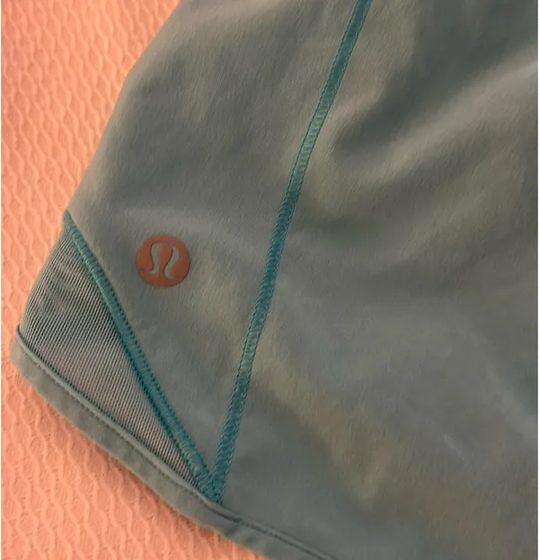 Lululemon Shorts Hotty Hot 2.5" aqua size 4  - Image 3