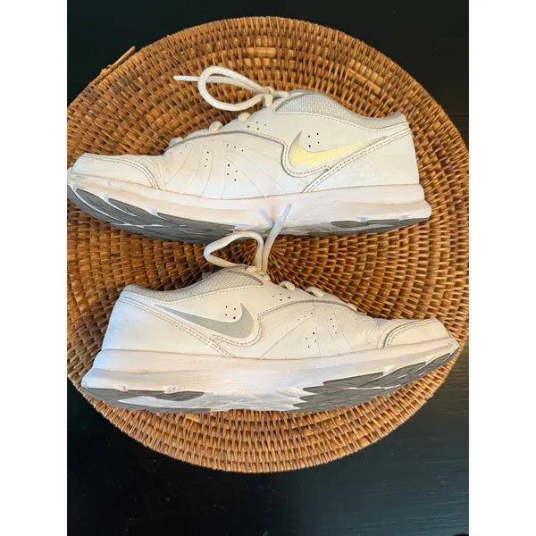 Nike Core‎ Motion TR Womens Training Shoes White Metallic Silver Sneakers - Image 10