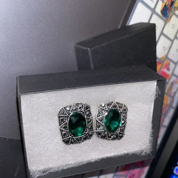 Young Money Green‎ Post Earrings Green - Image 7