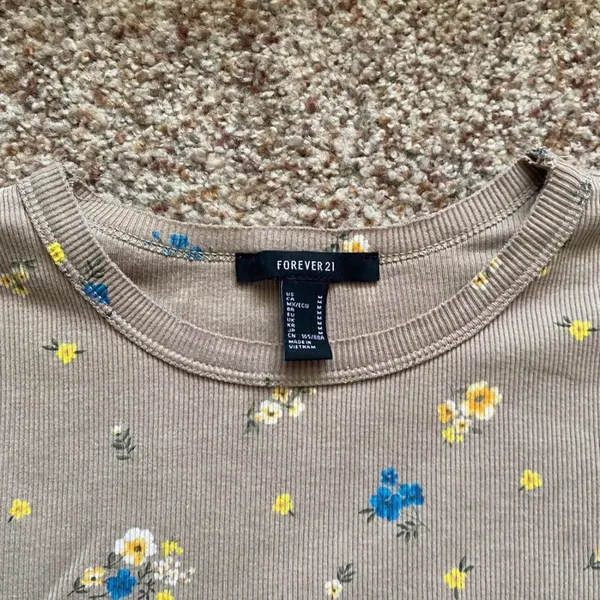 Forever 21 Women’s Floral Tee in Beige - Image 2