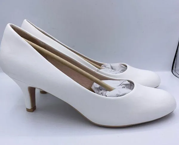 Ankis low heel comfortable womens white pumps Size 8 - Image 5