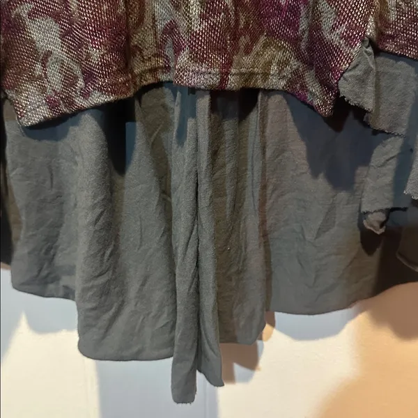 Plume and thread‎ Floral tunic size L hi-low - Image 2
