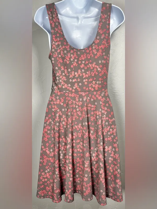 Free People Pink Floral Athletic Dress Scoop Neck Size Medium - Image 2