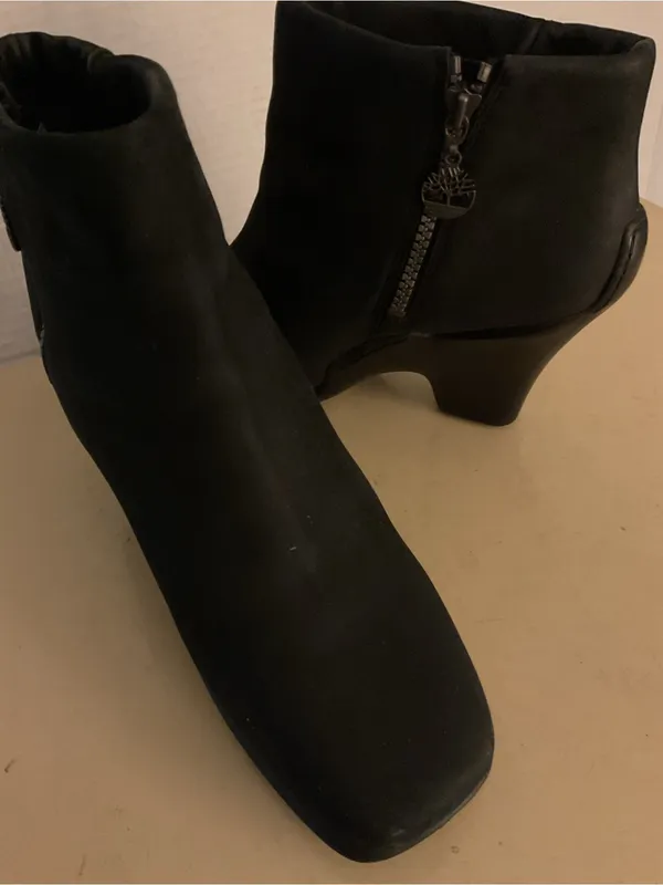 Timberland women Black Nubuck leather Chelsea Ankle Boots US 9 - Image 4