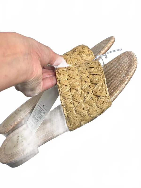 NWTs New Day Tan Woven Slide Sandals Size 8.5 - Image 2