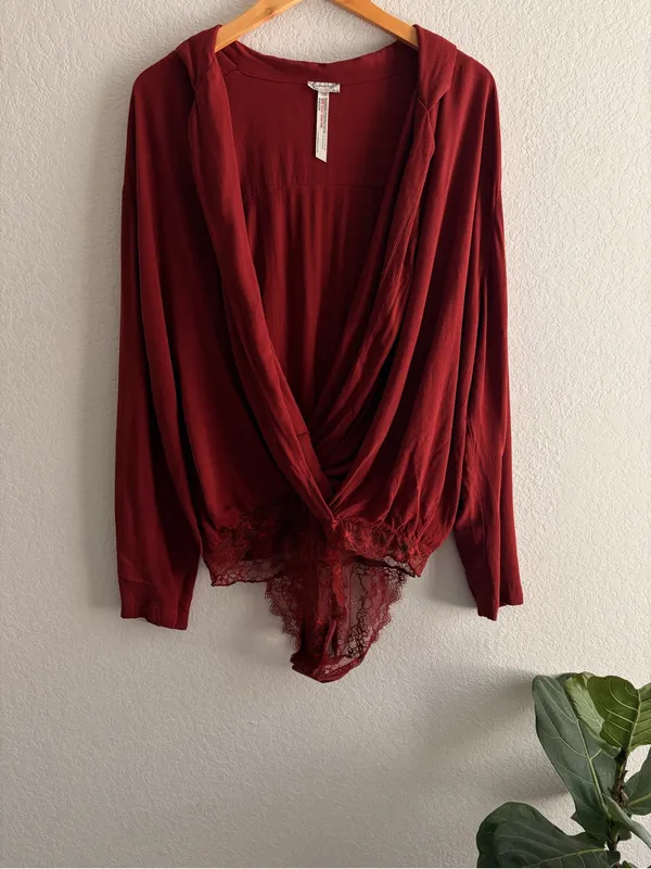 Free People Intimately Turnt Long Sleeve V-neck Bodysuit/blouse medium - Image 2