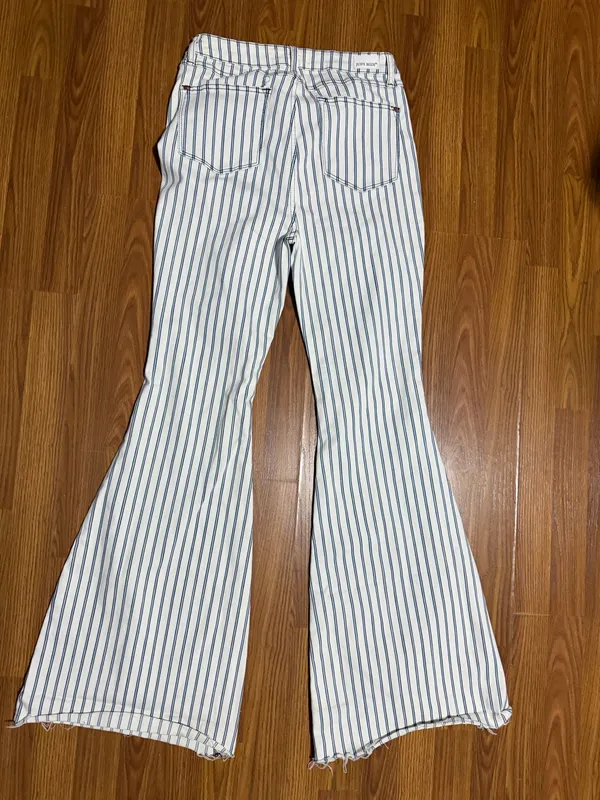 Judy Blue high-waist white blue pinstripe super flare jeans raw hem size 30. - Image 5