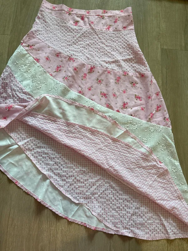 Asymmetrical pink floral patchwork midi skirt - Image 3