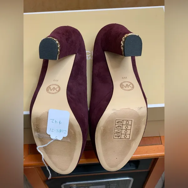 Michael Kors Elegant Plum Suede Platform Heels. Size-6M - Image 8