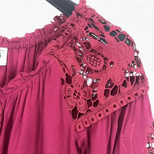 Meghan LA burgundy crochet floral blouse size medium - Image 5