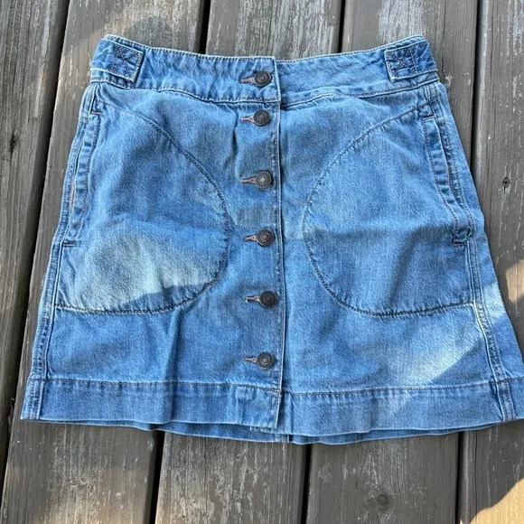 American Eagle size 2 denim mini skirt‎ button detail pockets - Image 2