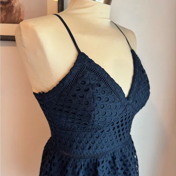 Abercrombie and Fitch Navy Blue Eyelet Criss Cross Back Mini Dress Size Small - Image 7