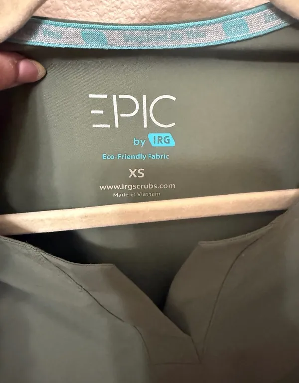 EPIC by IRG Scrub Set Green Size XS - Image 2