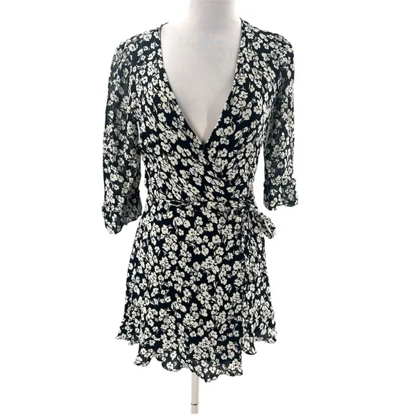 Reformation Zoe mini floral wrap‎ dress black white floral Elaine sz S - Image 4
