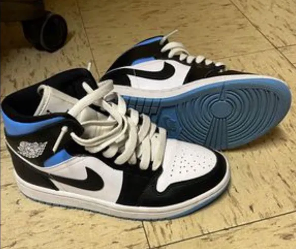 Jordan Blue  Mids - Image 2