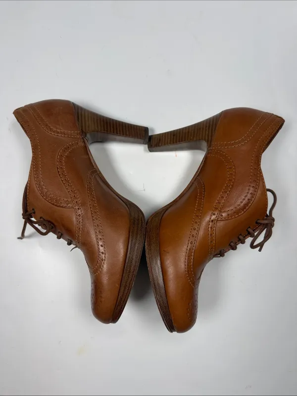 L.L. Bean Signature Gorgeous Leather High Heel Lace Up Pumps S-578 Sz 8.5 - Image 2