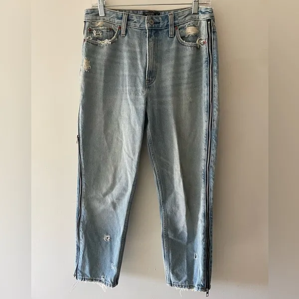 Abercrombie & Fitch Annie High Rise Girlfriend Light‎ Wash Zipper Jeans - Image 2