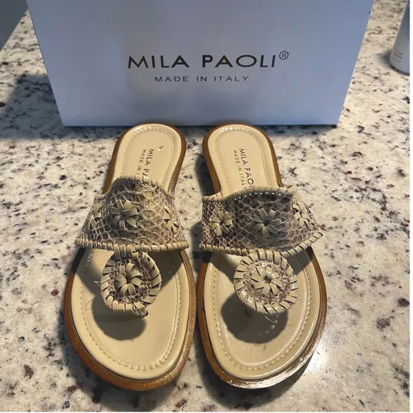 Mila Paoli Women's Beige Leather Flower Detail Thong Sandals Made in Italy US 7M - Image 2