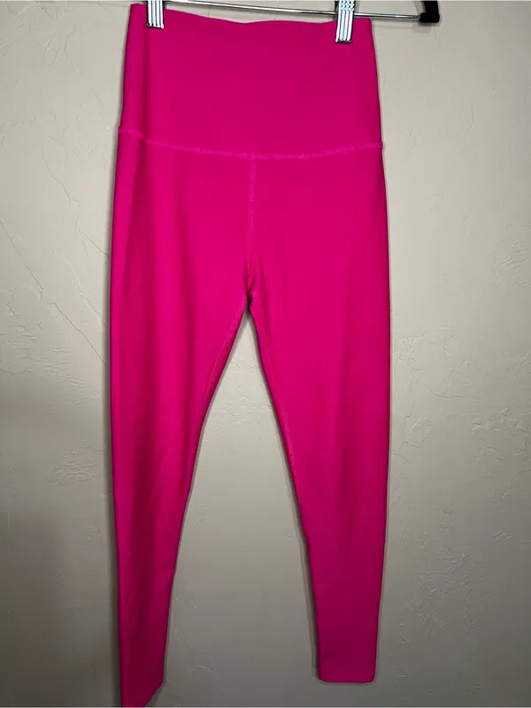 Beyond Yoga Caught in the Midi Pink Glow‎ High Waisted Leggings 24" Inseam - Image 2