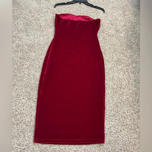 Red velvet tube top dress - Image 4