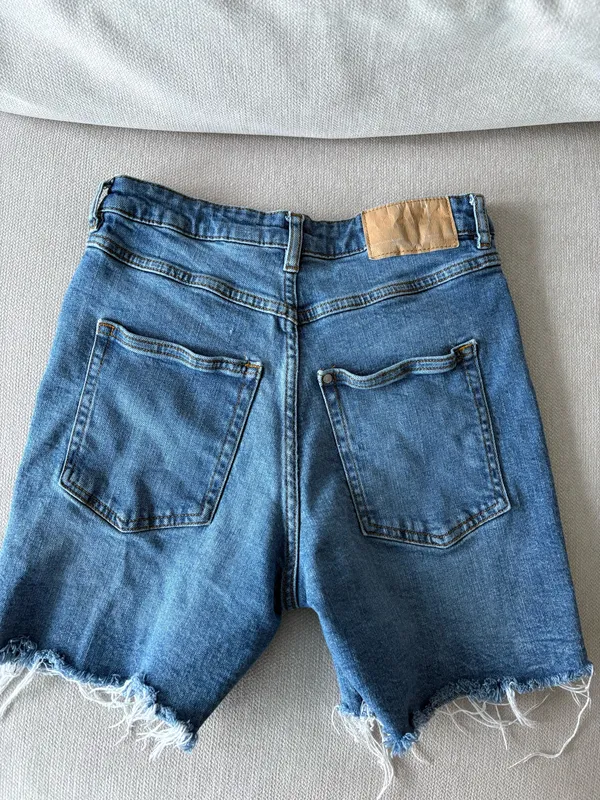 H&M Midi Jean Shorts - Image 3