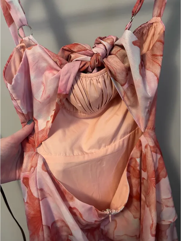 Selfie Leslie Summer/Spring Pink Floral dress - Image 12