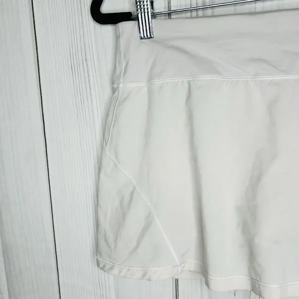 Lululemon Circuit Breaker Skirt Women’s Size 6 Regular Pleated Skort Pale Gray - Image 2