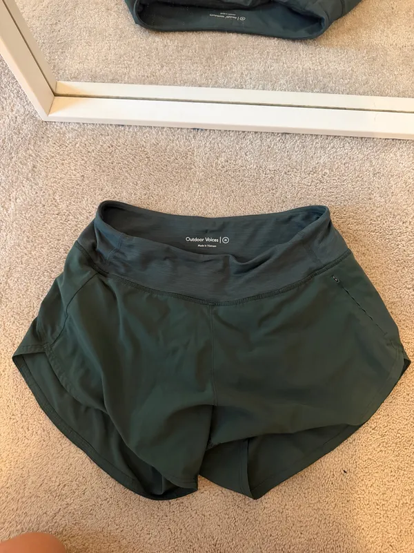 Outdoor Voices Shorts Hudson 4" Medium - Image 2