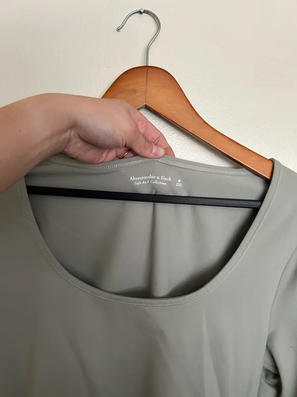 Abercrombie fitted top - Image 4