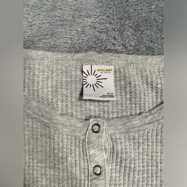 Aerie offline Gray Waffle Knit Henley Top small - Image 4