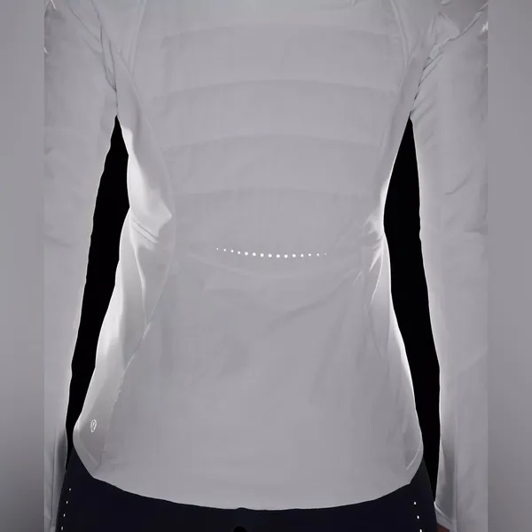 Lululemon Another Mile Puffer Hooded Jacket White Size 4 NWT - Image 3