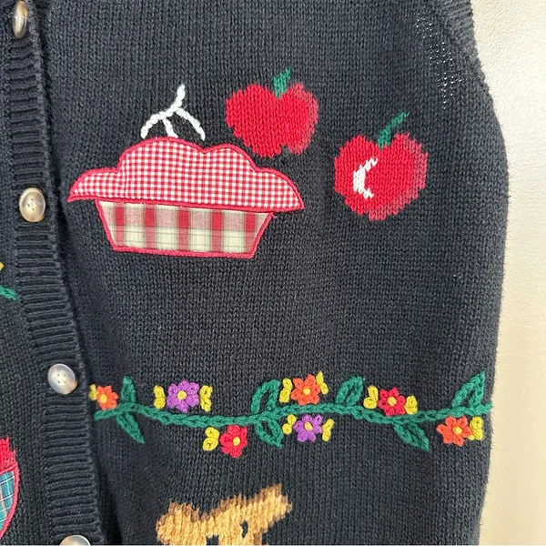 Vintage Karen Scott Black Cardigan Sweater Vest Large Fall Fruit Bear Embroidery - Image 6