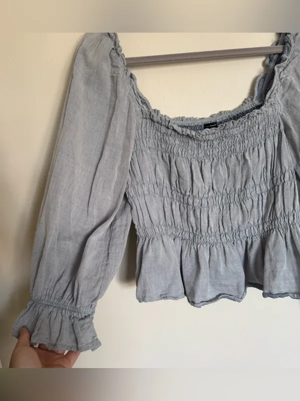 WHO WHAT WEAR Blue Chambray Smocked Top Balloon Puff Sleeves Ruffles Size M - Image 4