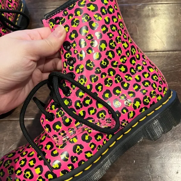 Dr Martens 1460 Leopard Smooth Leather Lace Up Boots Hot Pink NWT - Image 3