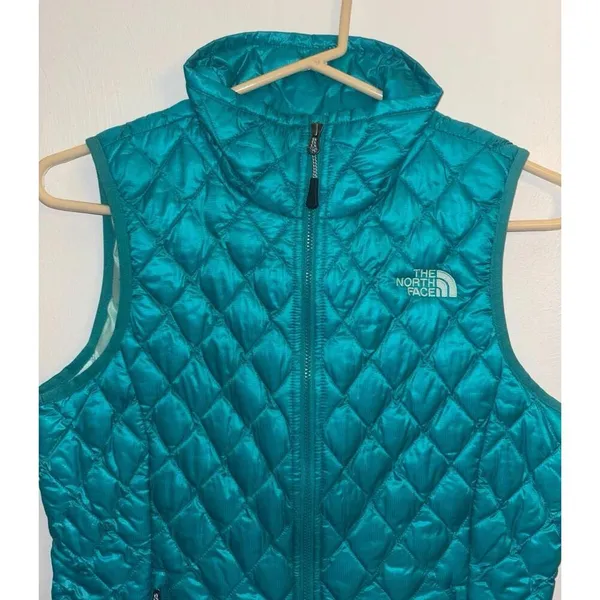The North Face Puffer Vest Size XS - Image 3