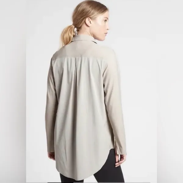 Athleta Urbanite Women's Beige Button Down Shirt - Image 2