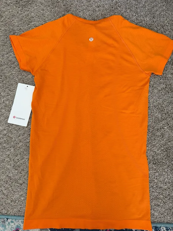 Lululemon Swiftly Tech Short Sleeve 2.0 - Image 2